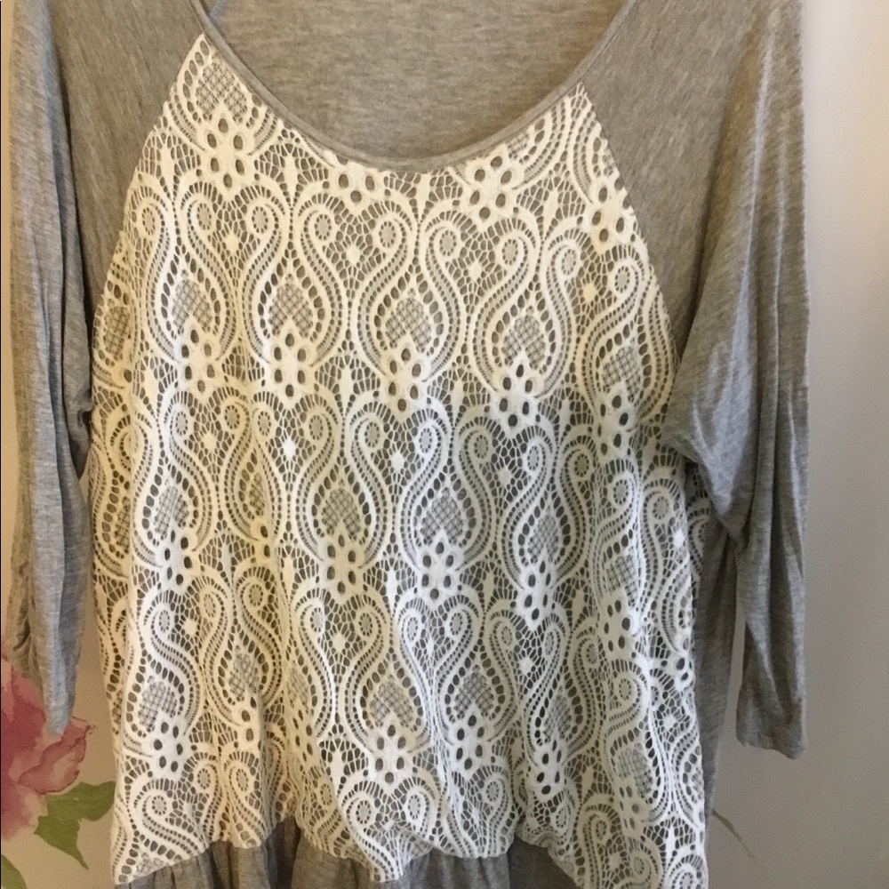 Maurice’s size 2 (20/22) shirt